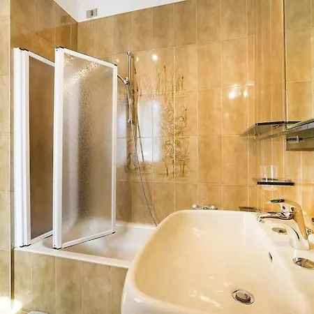 Apartment Casa Carlacon Giardino Vicino Al Centro E Garda (Verona)